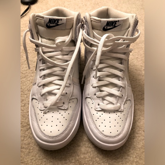 Nike Women’s Dunk High - Picture 2 of 5